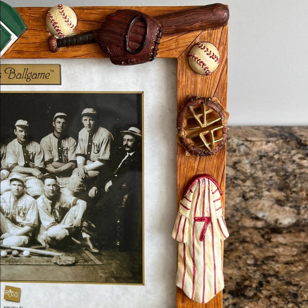 NEW RUSS Vintage 3D Baseball Accents Picture Frame 8 x 10